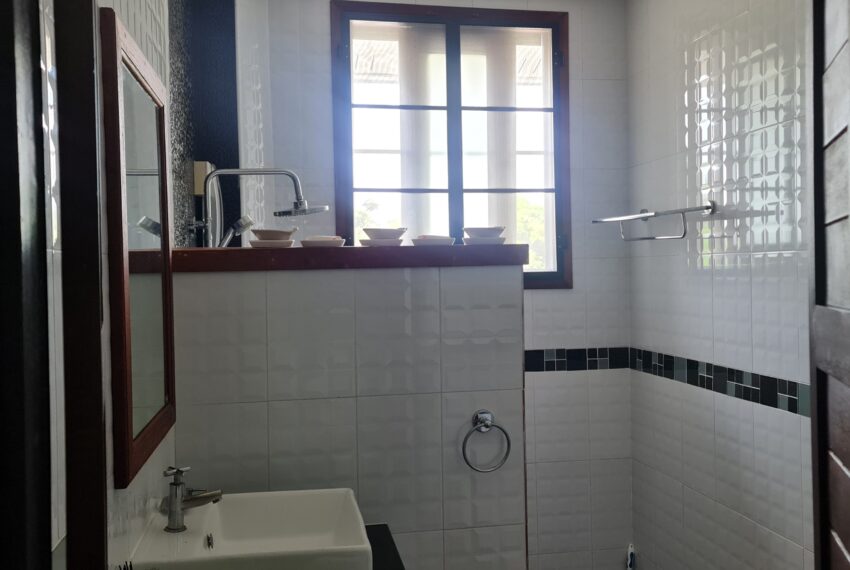 Guestbathroom (1)